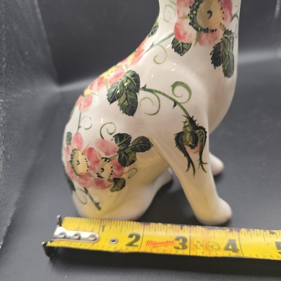Griselda Hill Pottery Cat Wemyss With Classic Cabbage Rose Detail